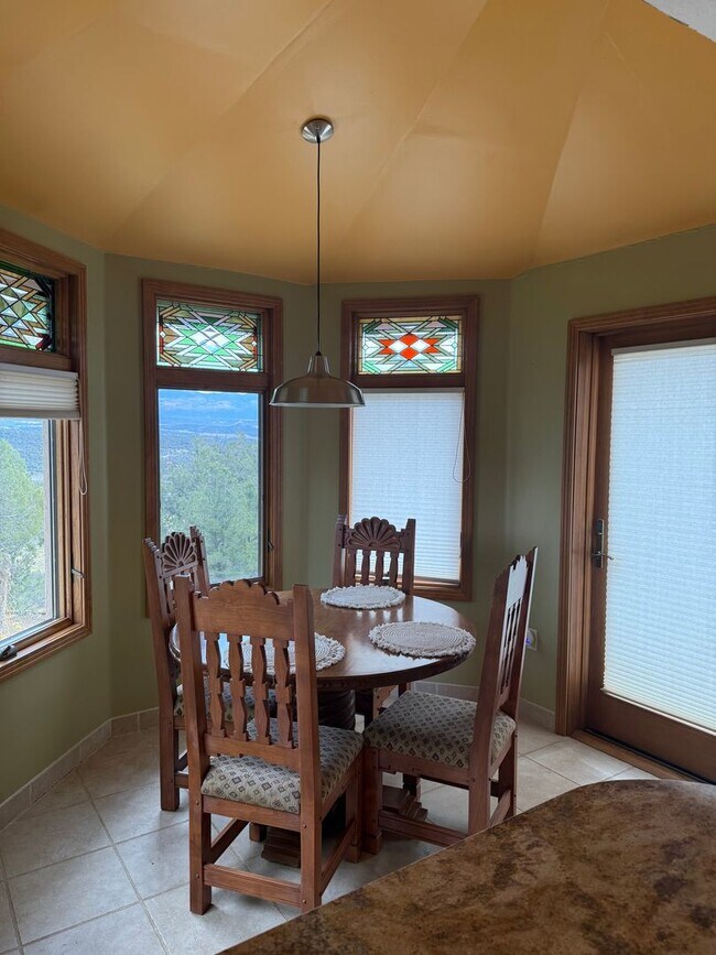 Building Photo - Charming Southwestern Stucco Home