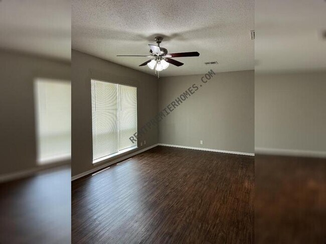 Building Photo - 2529 NW 116th St