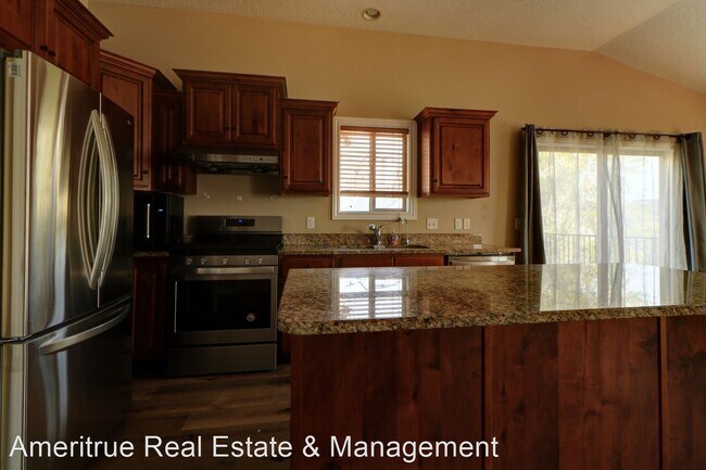 Building Photo - 5 br, 3.5 bath House - 2801 W Bear Ridge Way