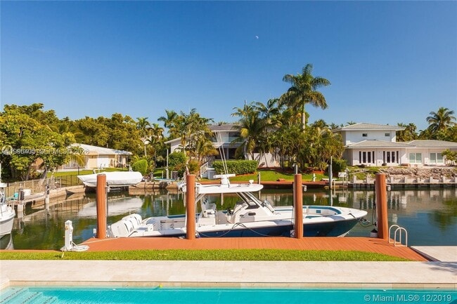 Building Photo - 6831 Sunrise Ct