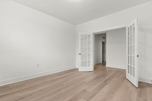 Building Photo - 163 Little Crk Dr