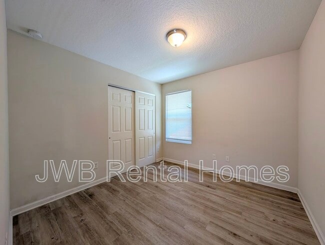 Building Photo - 9020 Eaton Ave