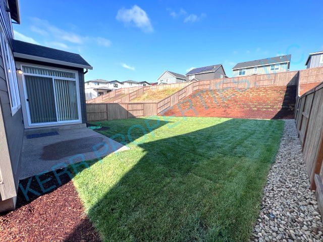 Building Photo - FREE RENT! Charming 3-Bed Home with 2.5 Baths in Serene Happy Valley – 1609 Sq Ft of Comfort!