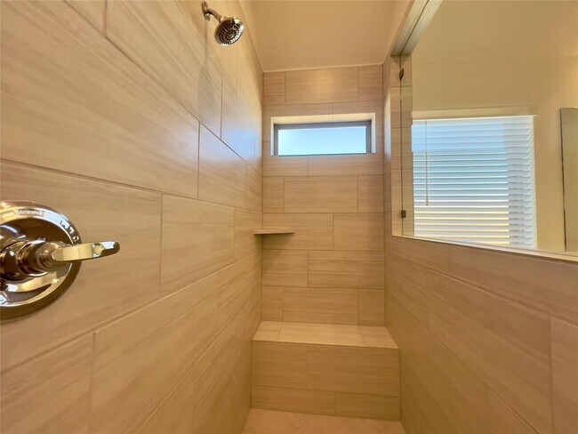 Building Photo - 10931 Spring Wind Dr