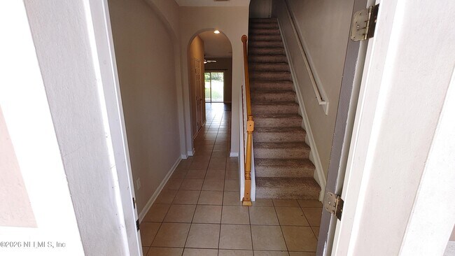 Building Photo - 5976 Pavilion Dr