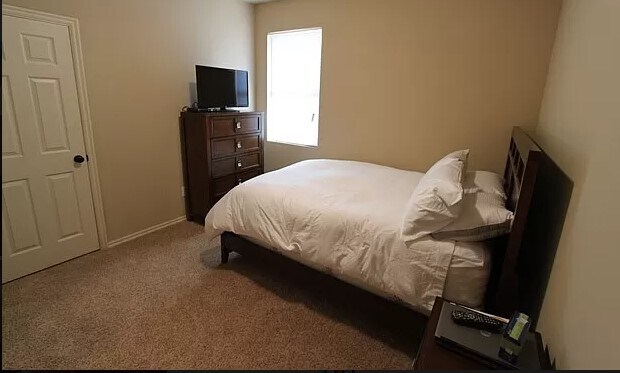 Building Photo - 102 Barrett Pl