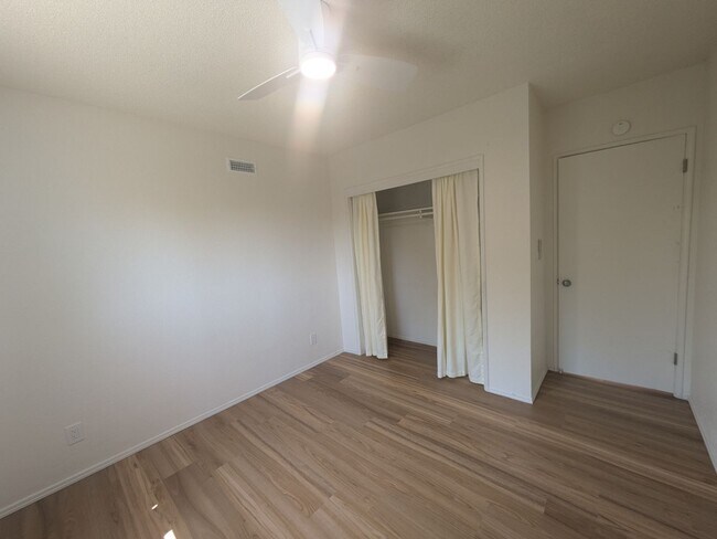 Building Photo - $$$$$$500 MOVE IN BONUS!!!!Freshly Remodel...