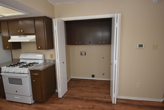 Building Photo - Four Plex