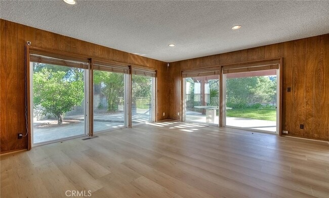 Building Photo - 16612 Park Ln Cir