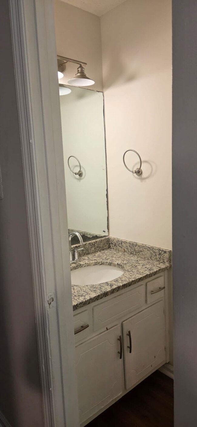Building Photo - 5504 Estates Ct