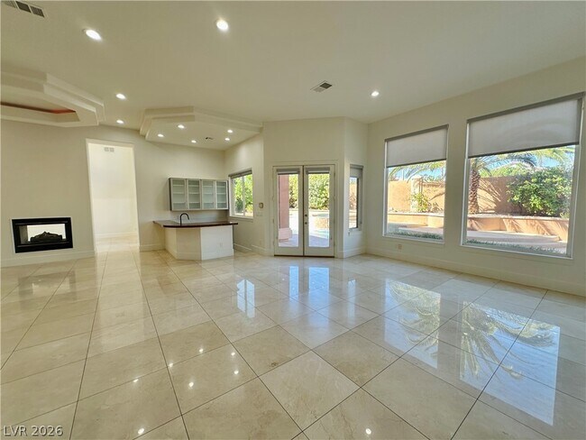 Building Photo - 2025 Grouse St