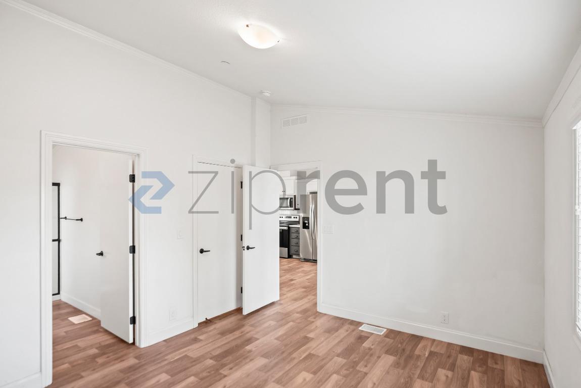 Building Photo - 2838 Romagnolo St