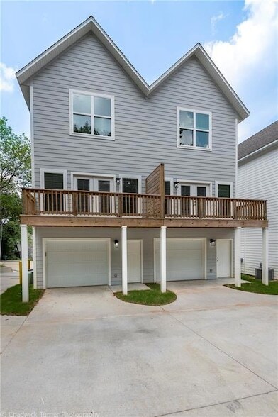 Building Photo - 1510 N Gregg Ave