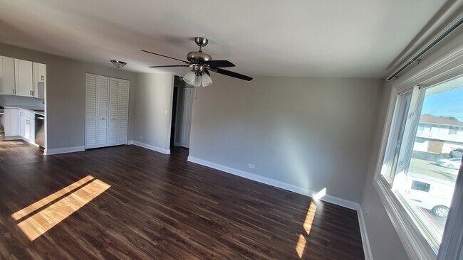 Building Photo - 120 Cotuit Ct
