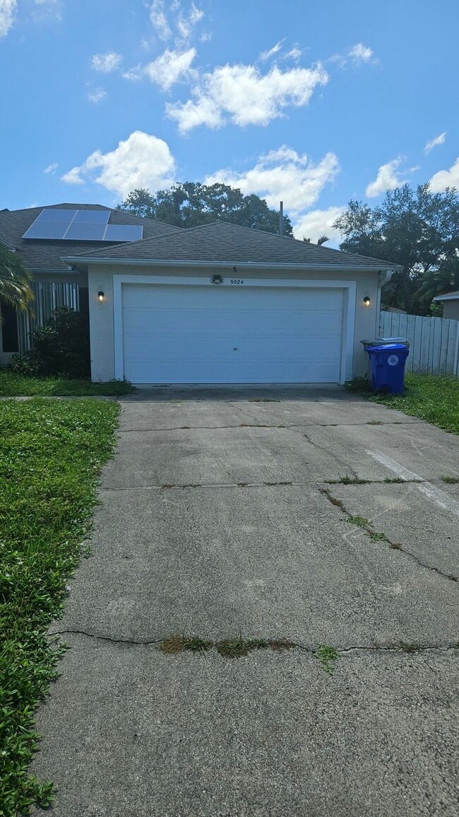 Building Photo - 9024 100th Ct