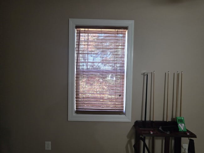 Building Photo - Spacious 4-Bedroom Home for Rent in Kings ...