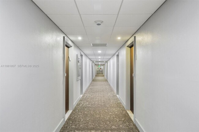 Building Photo - 300 Bayview Dr