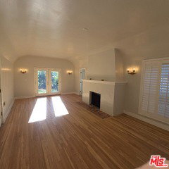Building Photo - 418 S Roxbury Dr