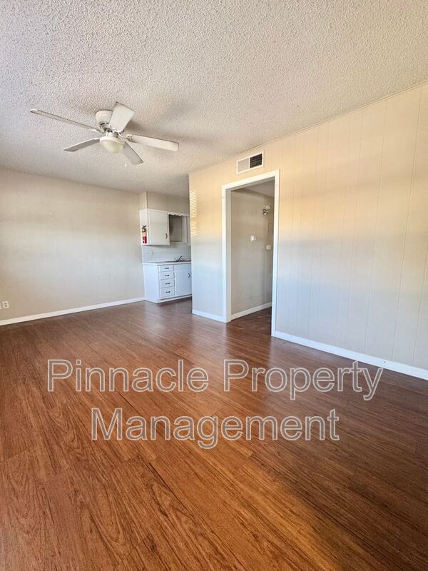 Primary Photo - 2409 W Avenue N