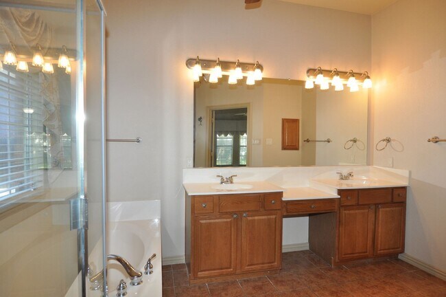Building Photo - Stunning 4-2-2 in Ft. Worth – Keller ISD!