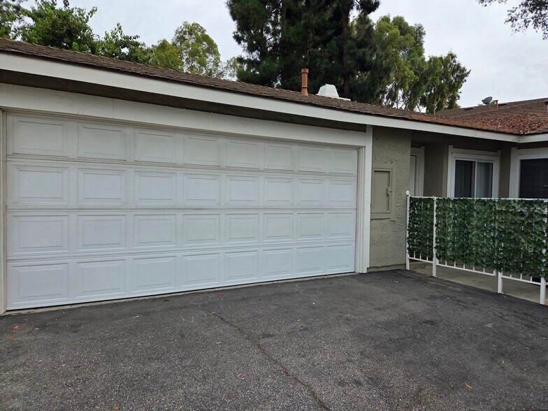 Building Photo - 16067 Sierra Pass Way