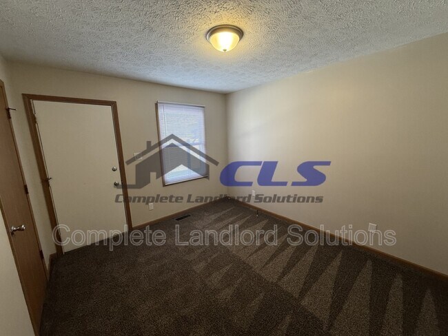 Building Photo - 1736 E Morgan Dr