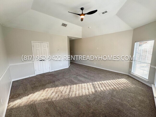 Building Photo - 2221 Overton Dr