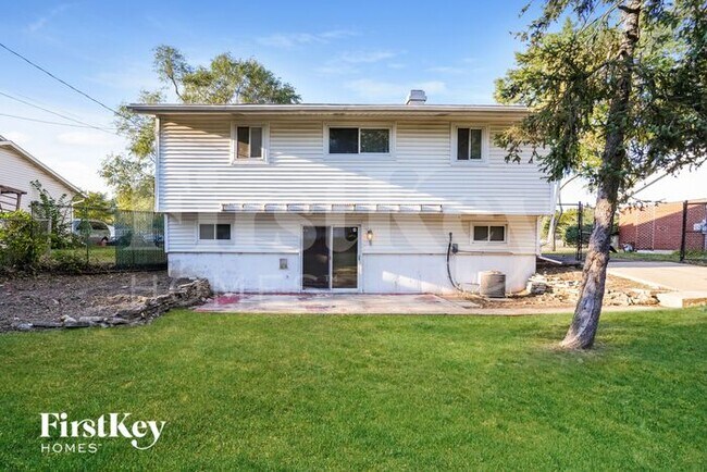 Building Photo - 2629 75th St