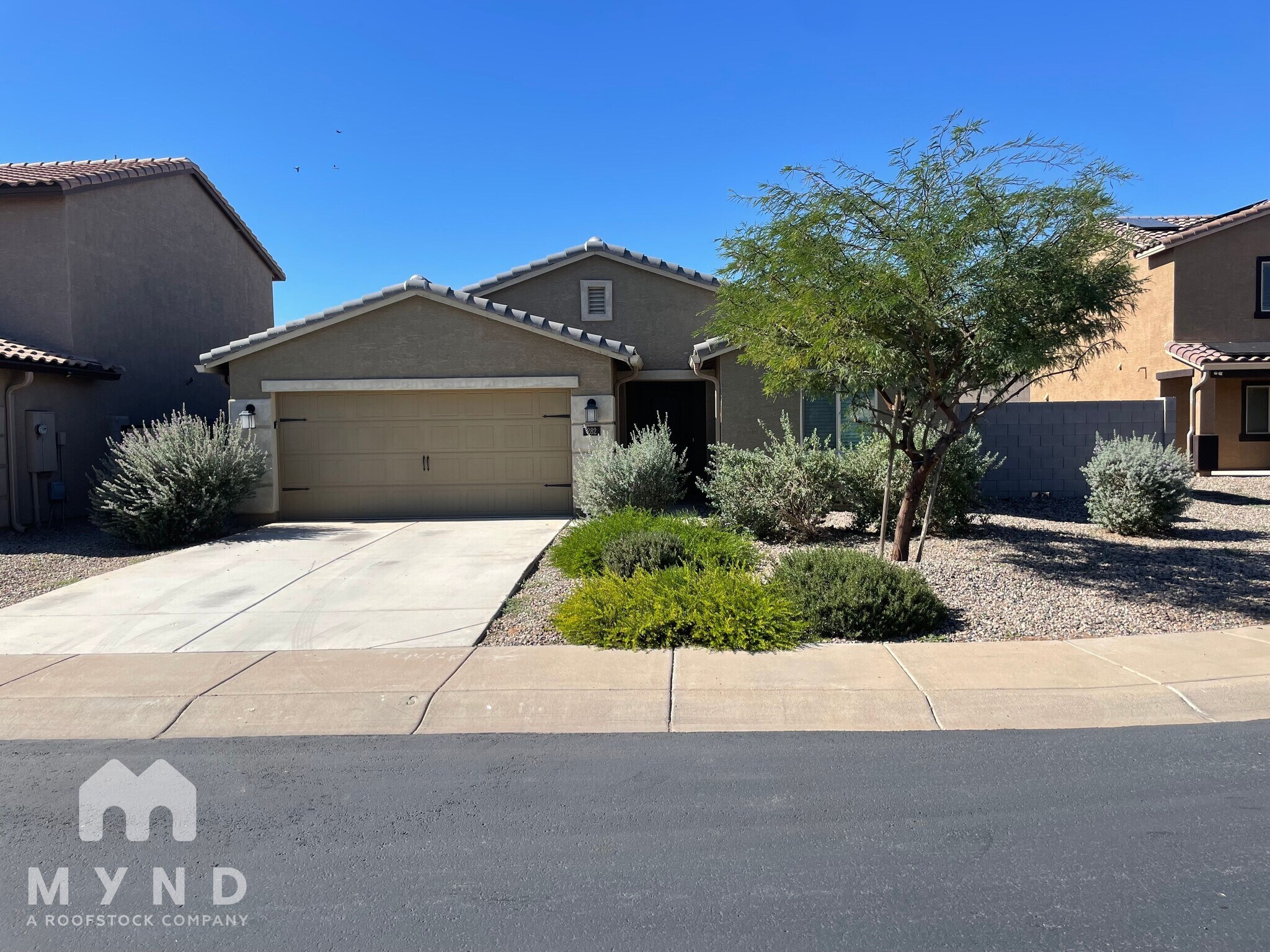 Building Photo - 282 S Oak St