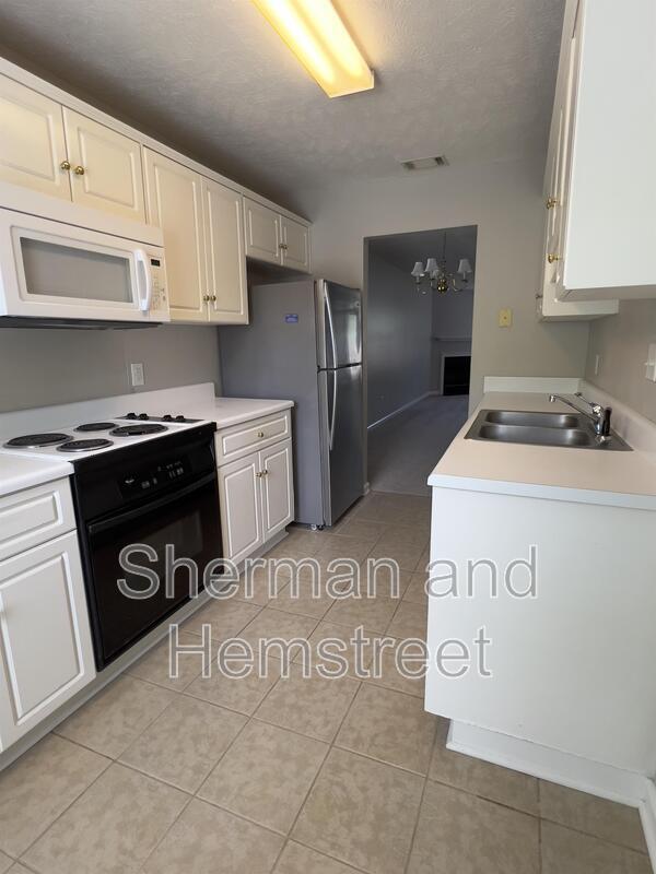 Building Photo - 852 Pawley Ct