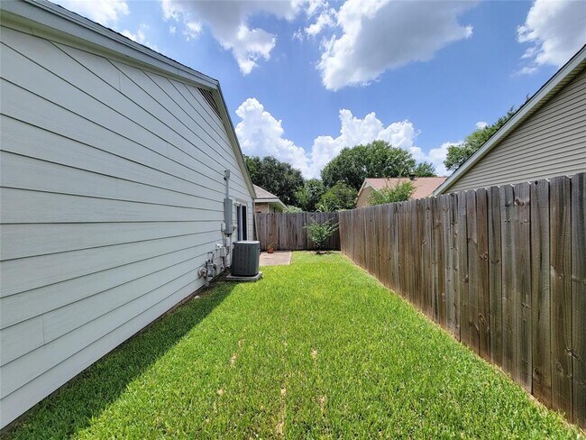 Building Photo - 13838 Walnut Hollow Ln