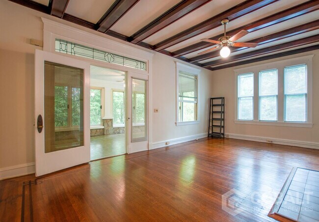 Building Photo - 867 Rosedale Rd NE