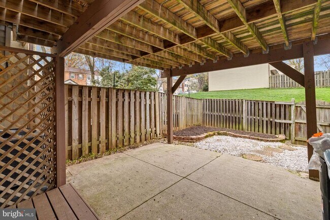 Building Photo - 8640 Dellway Ln