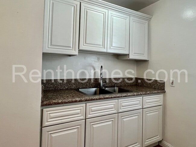 Building Photo - 3821 Meade Ave