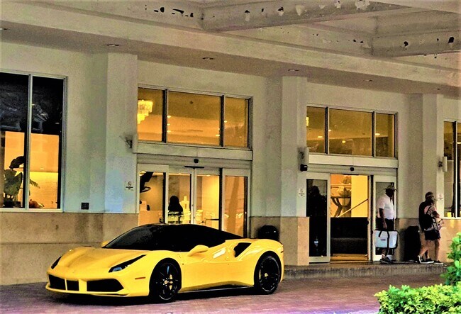 Building Photo - 100 Lincoln Rd