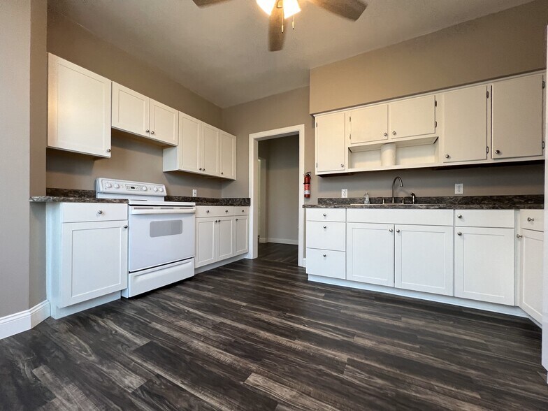 Kitchen - 143 Seminary Ave