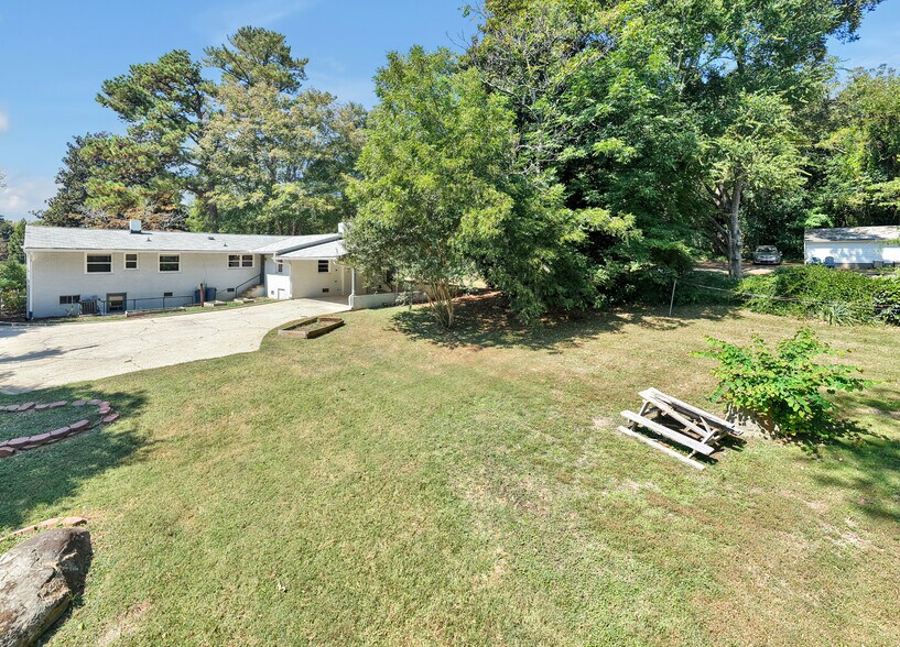 Building Photo - 316 Hillsboro St