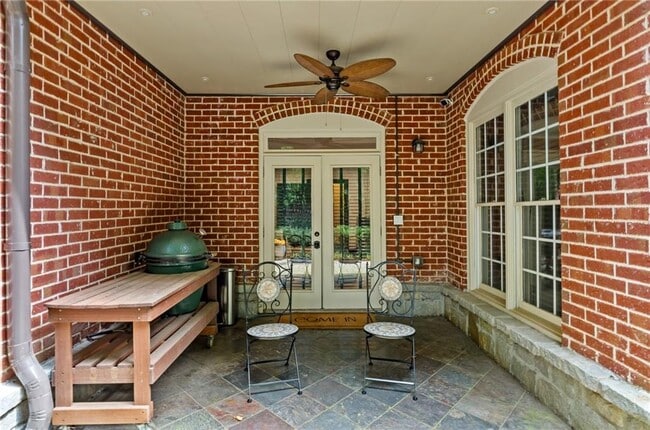 Building Photo - 5512 Glenridge Dr