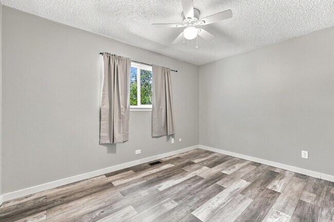 Building Photo - $2,040.95- 4 Bed, 2 Bath Home in CO Springs with Big Fenced-in Yard!