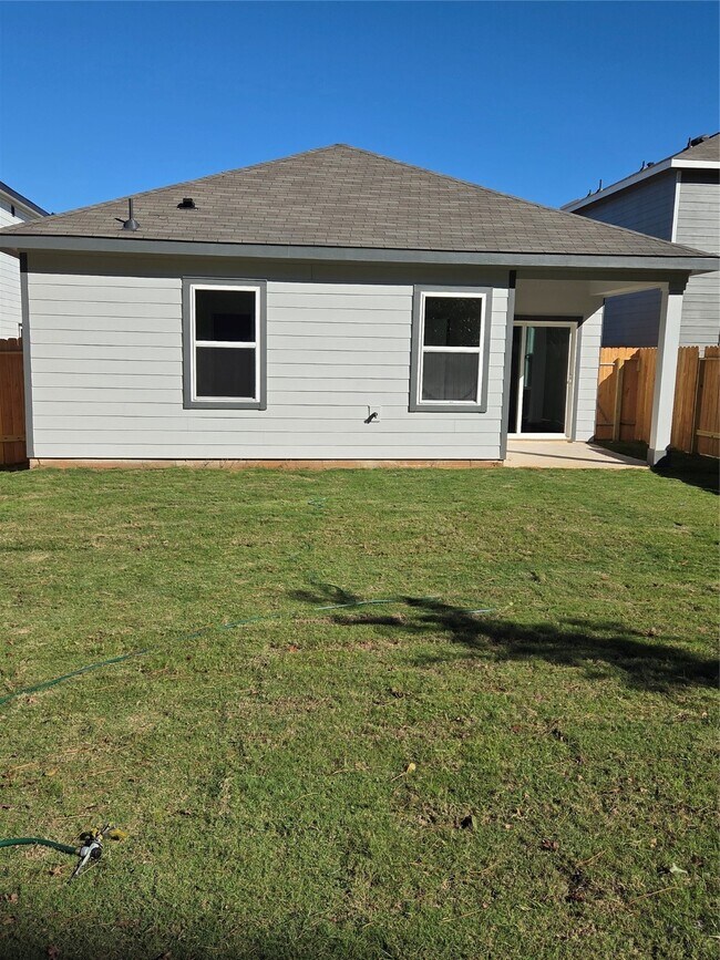 Building Photo - 632 Craven St