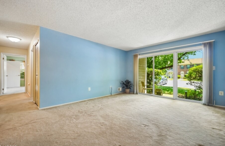 Building Photo - 341 Penns Way