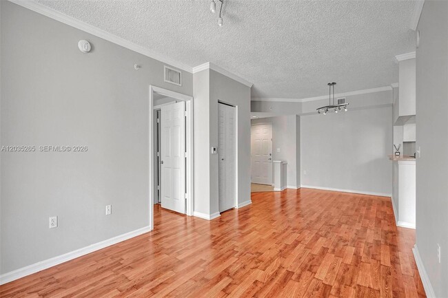 Building Photo - 17150 N Bay Rd