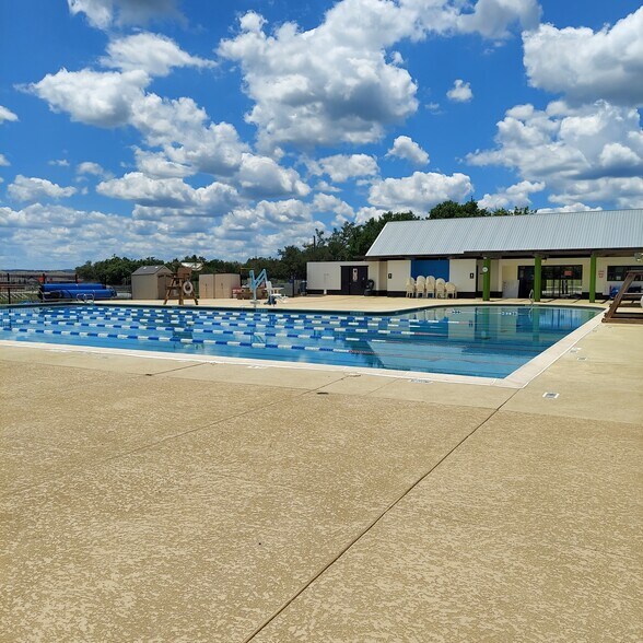 Founder's Park Pool - 168 Dome Peak Ter