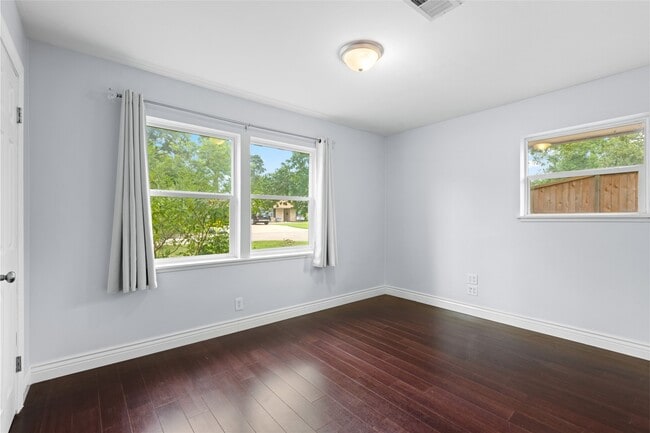 Building Photo - 10219 Chatterton Dr