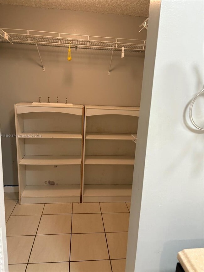 Building Photo - 16531 NE 35th Ave