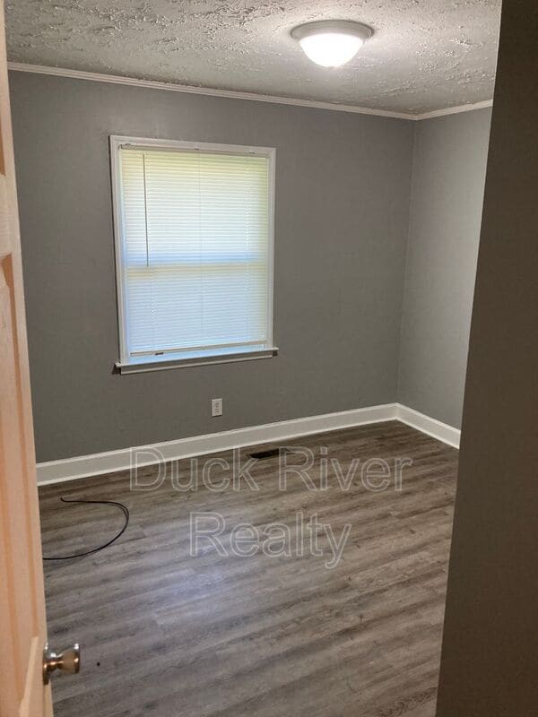 Building Photo - 206 Lee Dr