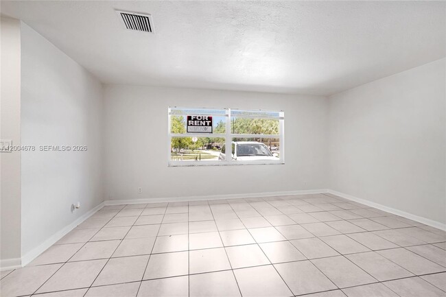 Building Photo - 543 SW 61st Terrace