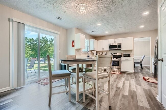 Building Photo - 3370 Flagstone Trce