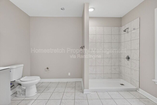 Building Photo - 5 Van Crest Ln