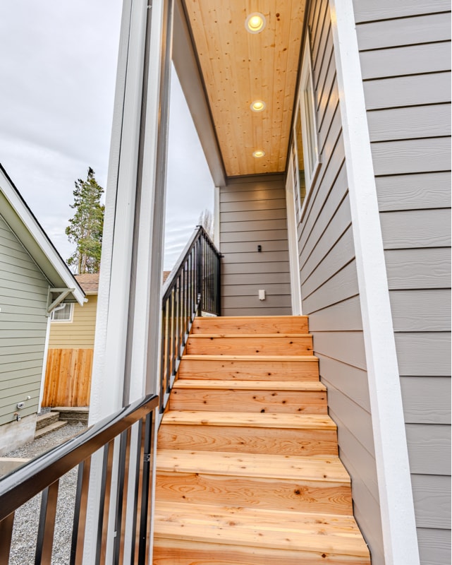 Building Photo - 2106 Oakes Ave